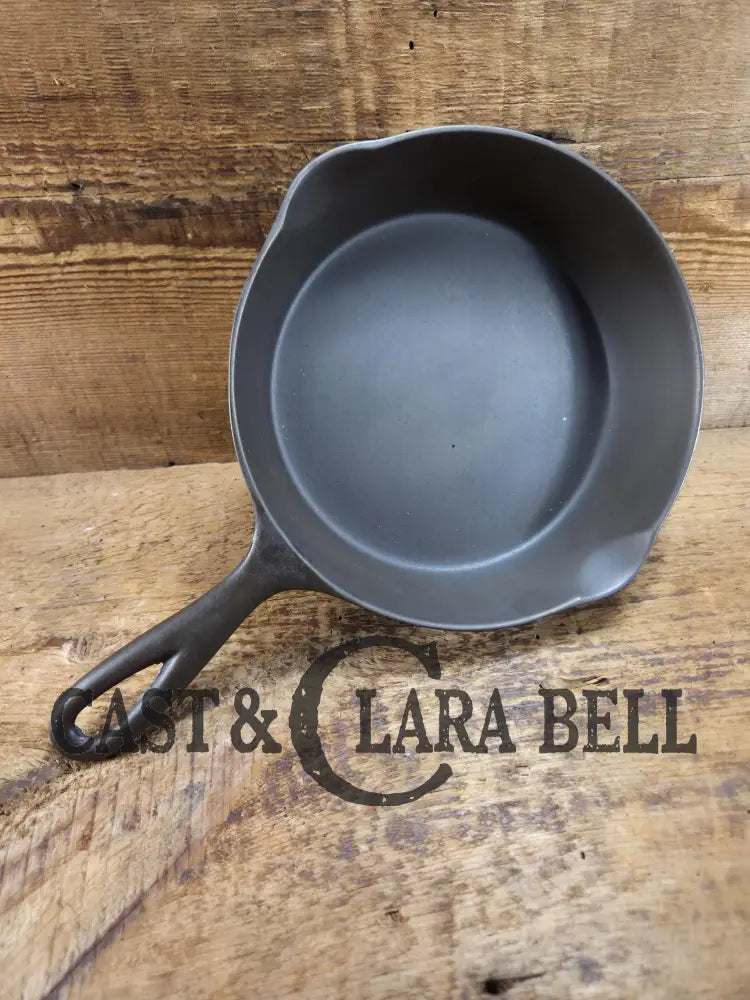 PRICED to Sell! Early 1900βs Wagner Ware #5 A Arc Straight logo cast iron saute skillet. Beautiful piece of history