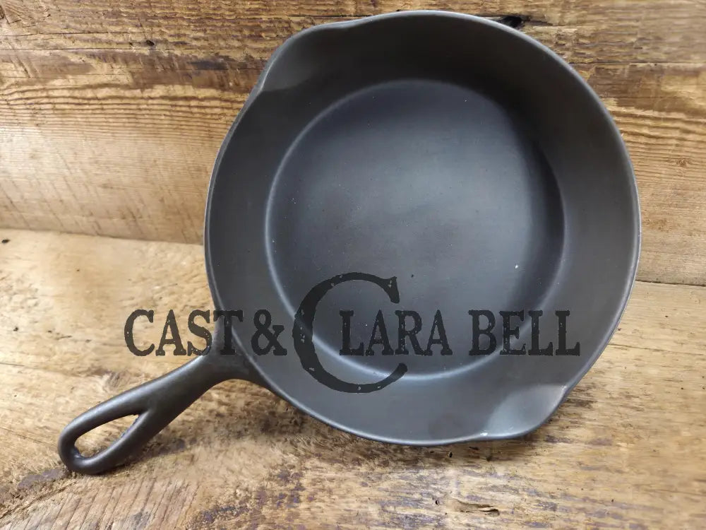 PRICED to Sell! Early 1900’s Wagner Ware #5 A Arc Straight logo cast iron saute skillet. Beautiful piece of history