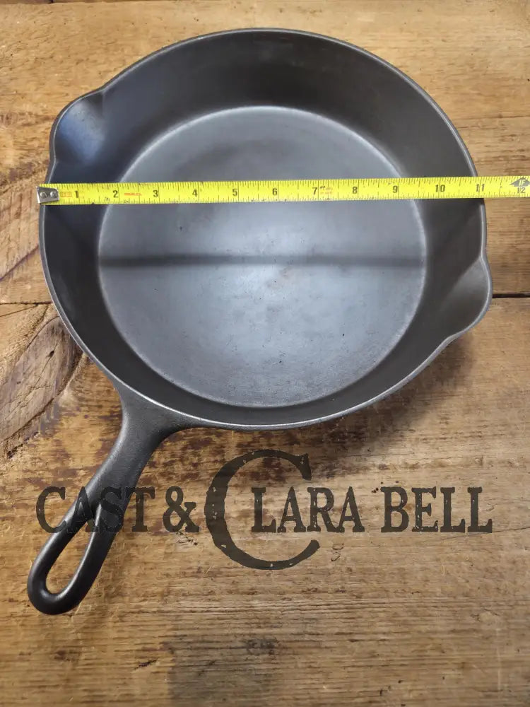 Priced to Sell Great bacon skillet. Early 1900’s Wagner made large ’Arc Logo’ #9 Cast Iron Skillet. Daily workhorse!