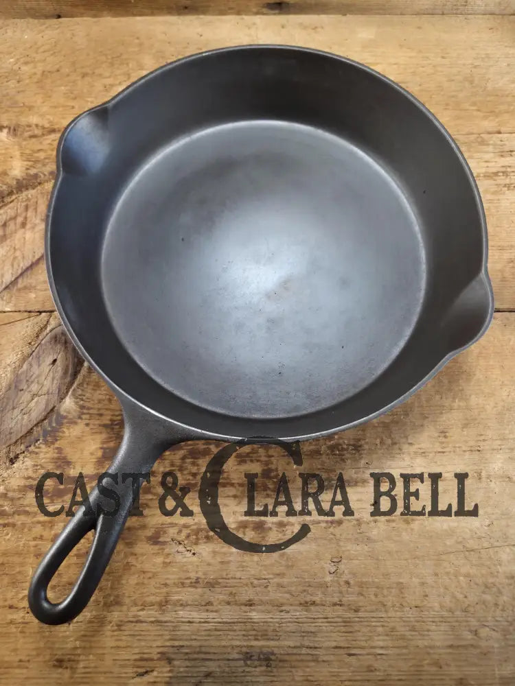 Priced to Sell Great bacon skillet. Early 1900’s Wagner made large ’Arc Logo’ #9 Cast Iron Skillet. Daily workhorse!