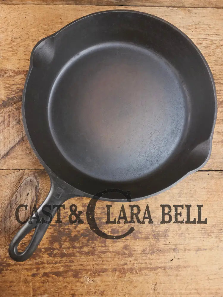 Priced to Sell! GREAT campfire cooker 1940’s Griswold cast iron skillet. Small block 704 U Skillet