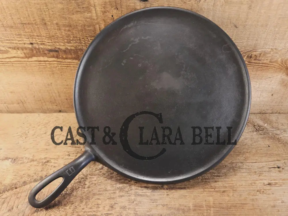 Priced to Sell! Great Campfire griddle. Griswold #9 Round Cast Iron Griddle Large Block 609 Griddle