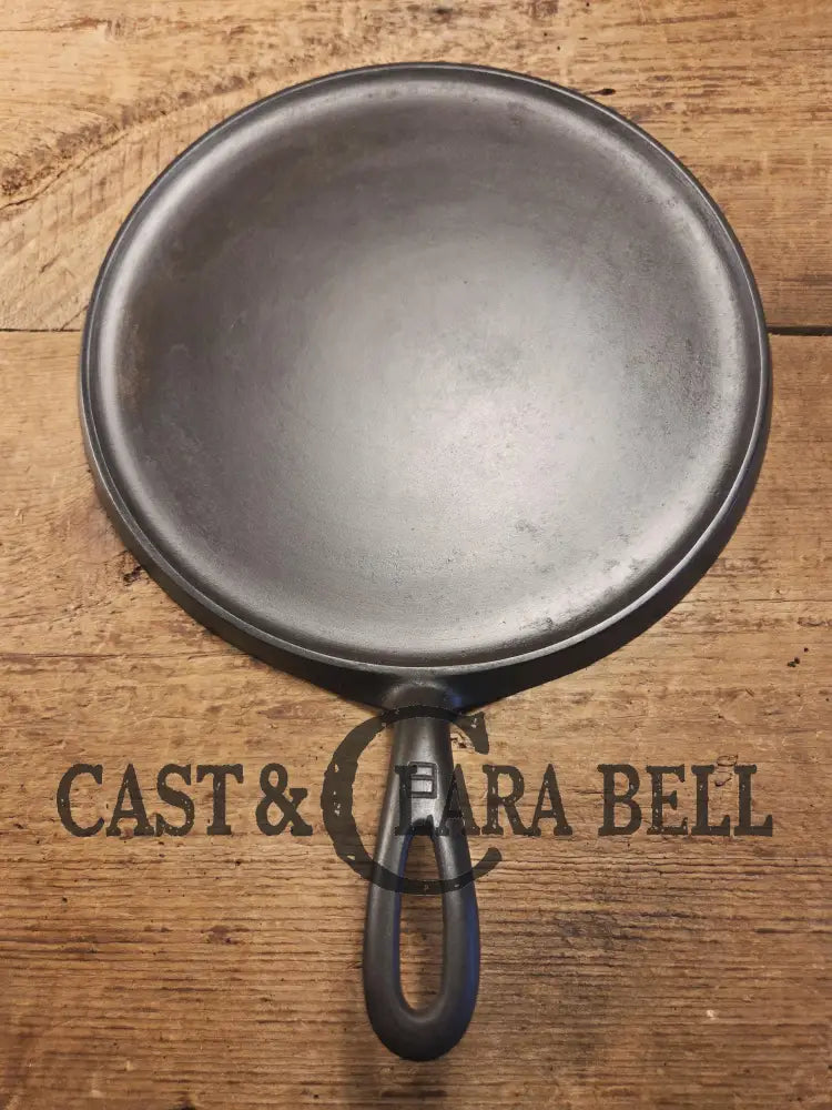 Priced to Sell! Great Campfire griddle. Griswold #9 Round Cast Iron Griddle Large Block 609 Griddle