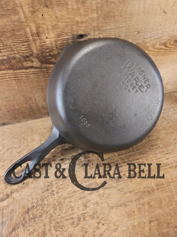 Priced to Sell Great Saute pan! 1930โs Wagner #5 Skillet with Stylized Logo 1055 R Skillet