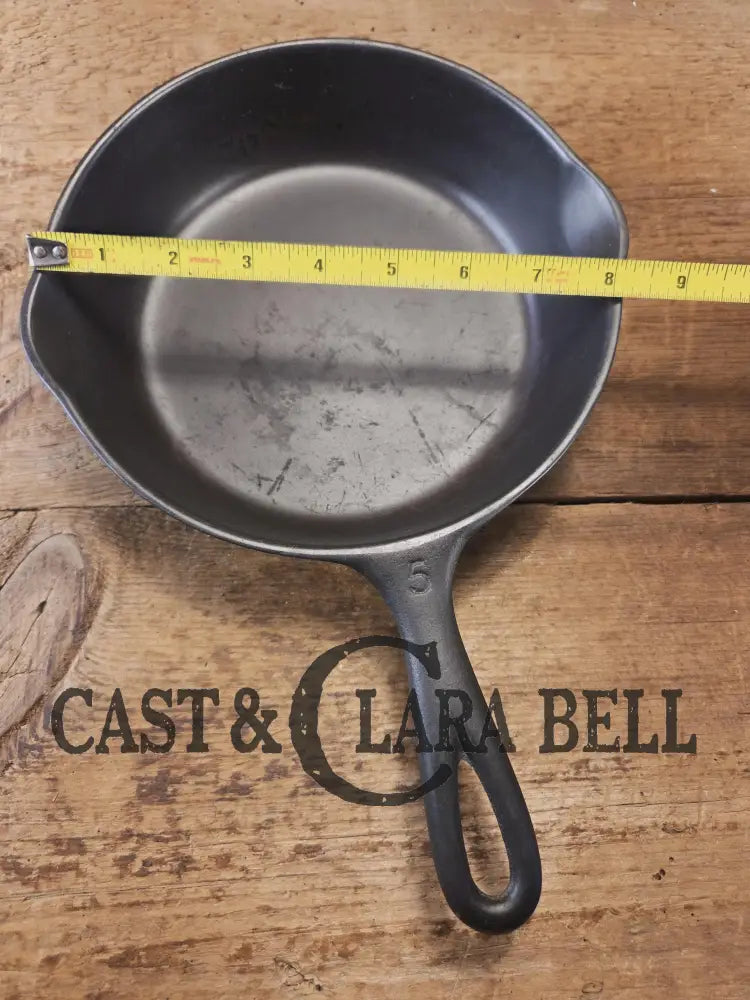 Priced to Sell Great Saute pan! 1930โs Wagner #5 Skillet with Stylized Logo 1055 R Skillet