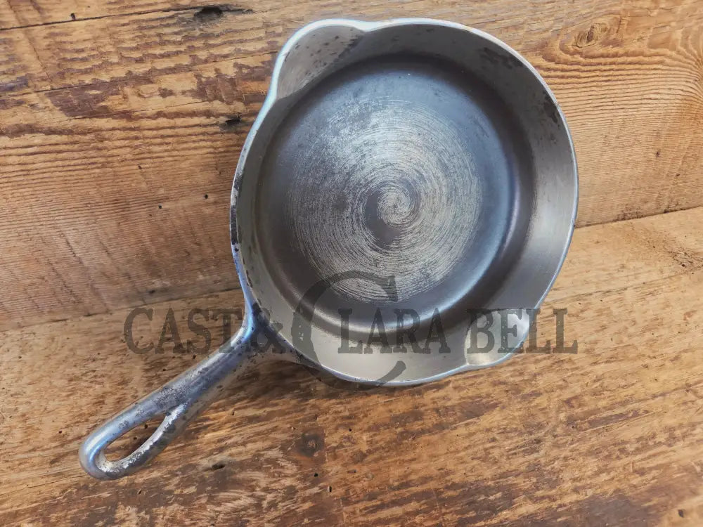 Priced To Sell! Griswold #4 Cast Iron Skillet with Large Block Logo 702 A - Skillet