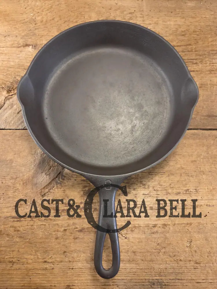 Priced to Sell! Griswold #8 Cast Iron Skillet with Heat Ring 755. Similar to the Victor design. Great pan! Skillet