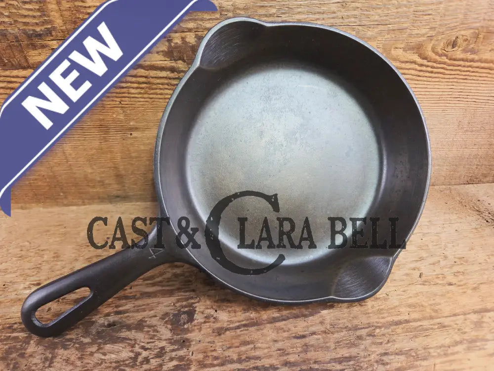 Priced to Sell! Griswold No. 4 Cast Iron Skillet with Small Block Logo Grooved Handle 702 Skillet