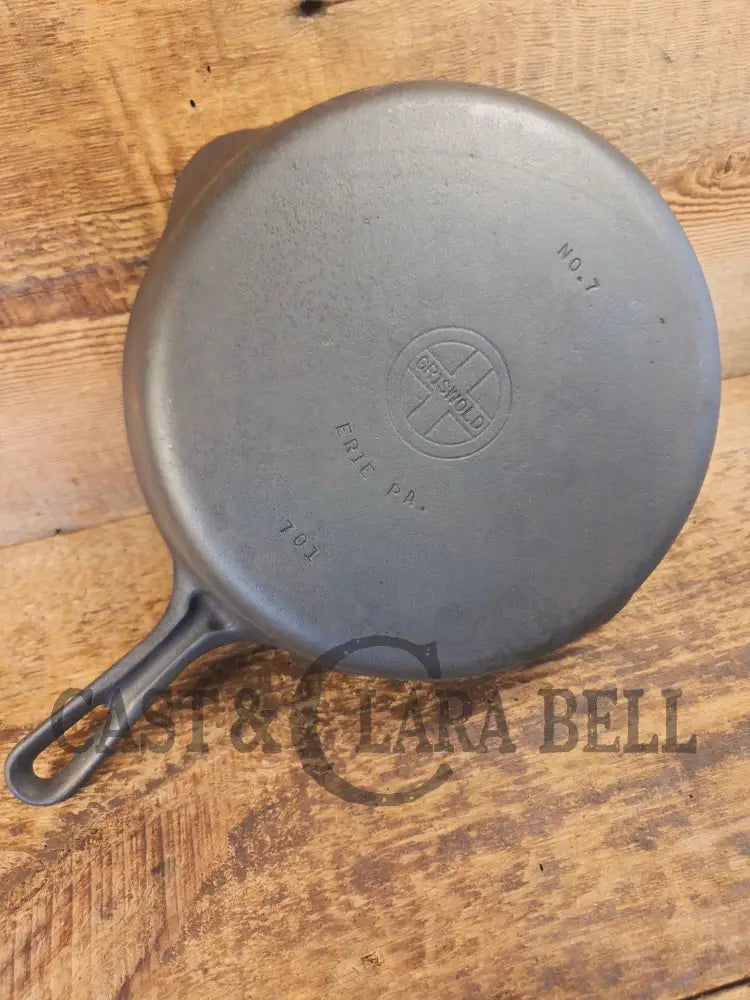 Priced to Sell: Griswold No. 7 Cast Iron Skillet with Small Block Logo and Grooved Handle 701 - Skillet