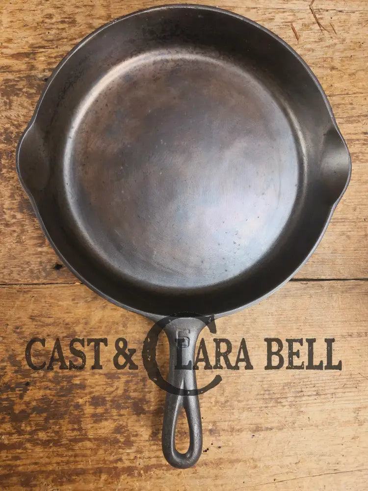 Priced to Sell Hard to Find 1920’s Griswold’s Victor #6 Skillet with Heat Ring Fully Marked 697 Skillet