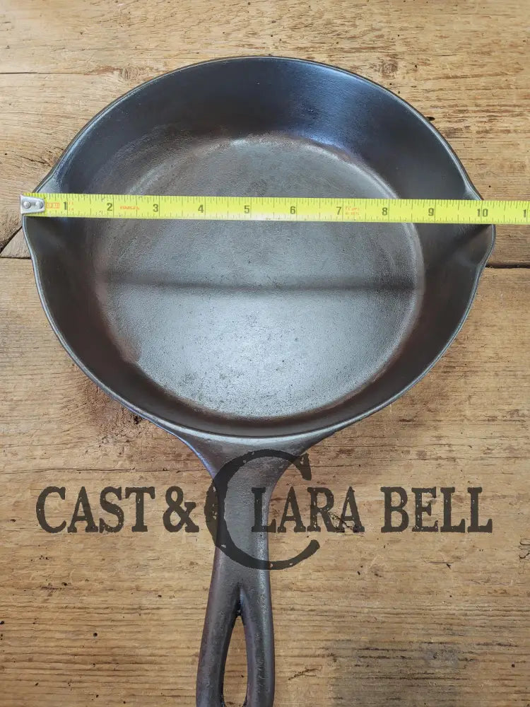 Priced to Sell! Harder to find 1920’s era Stylized logo Wagner Ware #7 Cast Iron Skillet #7A. Great saute skillet