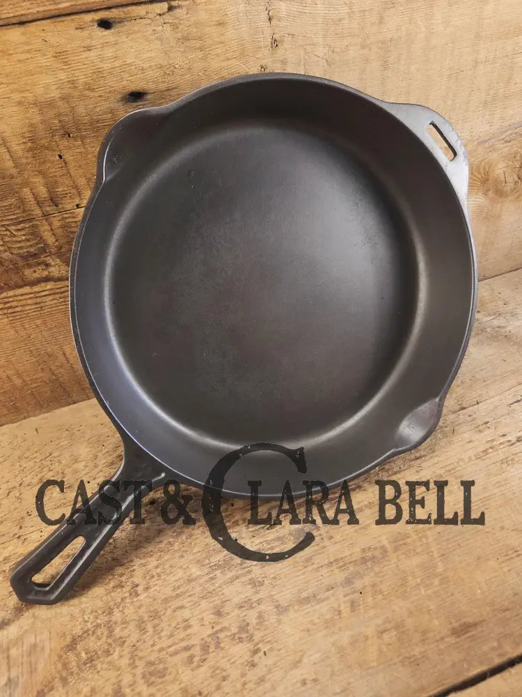Priced to Sell SEE LISTING. Hard to find 1930’s Hammered finish Griswold No. 8 cast iron skillet 2008 with matching
