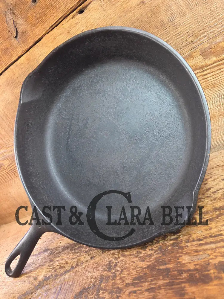 Priced to Sell! The Classic 1924 Wagner Ware Sidney -O- #8 Skillet Stylized Logo 1058 Skillet