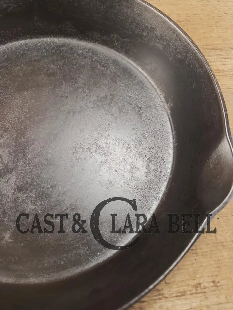 Priced to Sell The Classic! 1924 Wagner Ware Sidney -O- #9 Skillet with Heat Ring and Stylized Logo 1059. Skillet