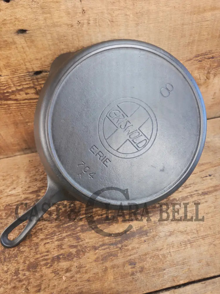 Priced to Sell! The early vintage 1910βs Griswold #8 Skillet with Slant Logo ERIE 704 A. Awesome Skillet