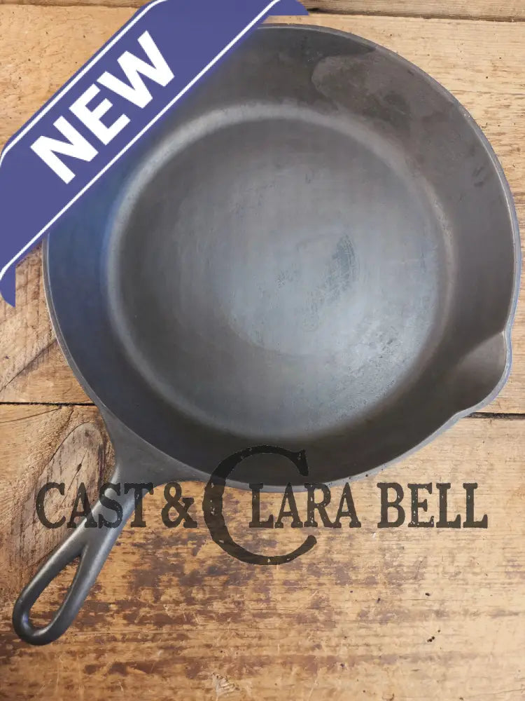 Priced to Sell! The early vintage 1910βs Griswold #8 Skillet with Slant Logo ERIE 704 A. Awesome Skillet