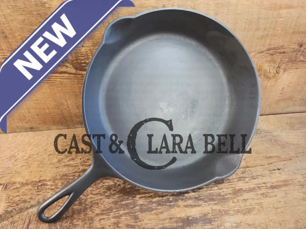 Priced to Sell! The early vintage 1910βs Griswold #8 Skillet with Slant Logo ERIE 704 A. Awesome Skillet