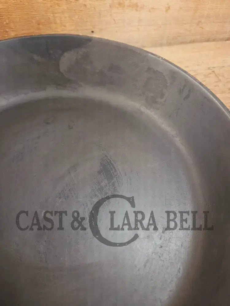 Priced to Sell! The early vintage 1910βs Griswold #8 Skillet with Slant Logo ERIE 704 A. Awesome Skillet