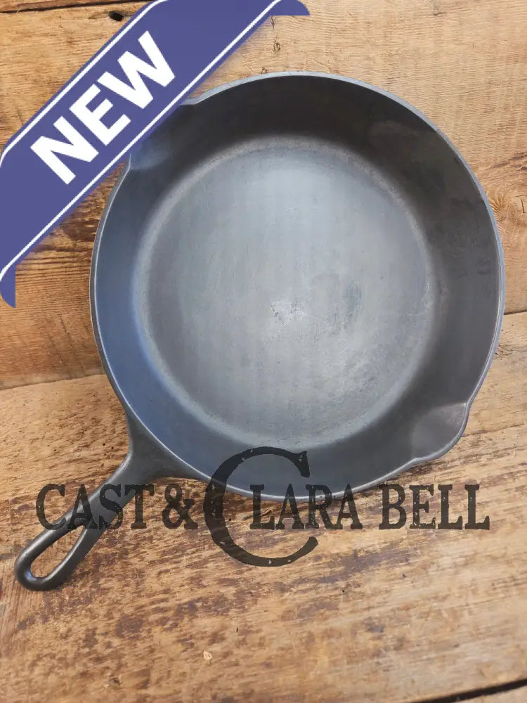 Priced to Sell! The early vintage 1910βs Griswold #8 Skillet with Slant Logo ERIE 704 A. Awesome Skillet