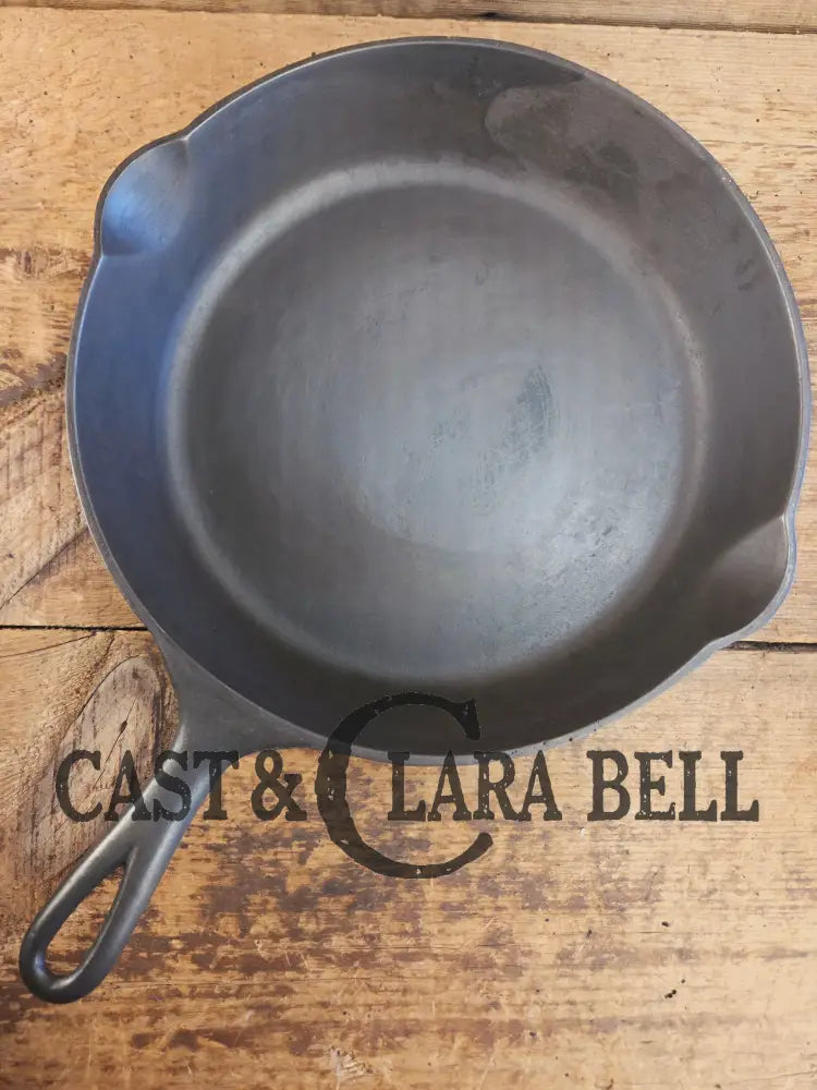 Priced to Sell! The early vintage 1910βs Griswold #8 Skillet with Slant Logo ERIE 704 A. Awesome Skillet