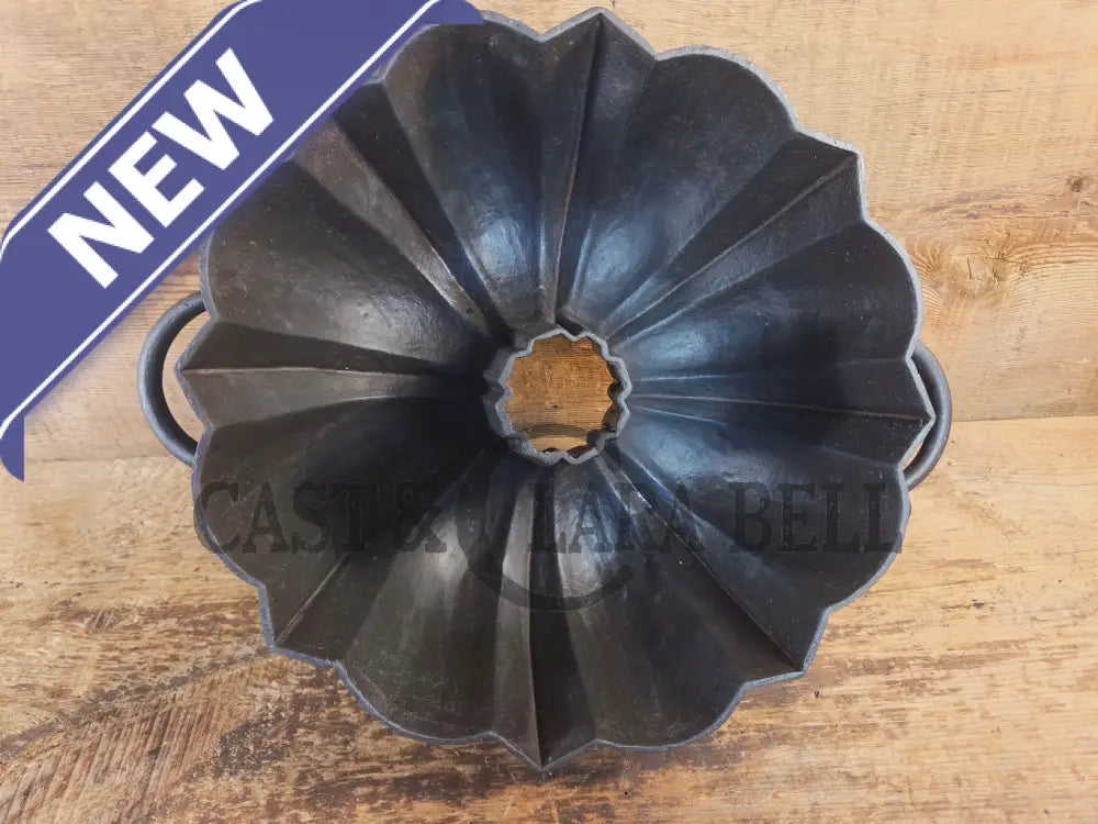 Priced to Sell. ’The Emperor’ traditional style cake pan unknown maker. 31 Cups!! Owner tag on pan. SEE DESCRIPTION