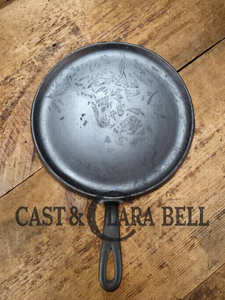 Priced To Sell! Vintage Grilled cheese! 1930’s WagnerWare #9 Round Cast Iron Griddle 1109 Griddle