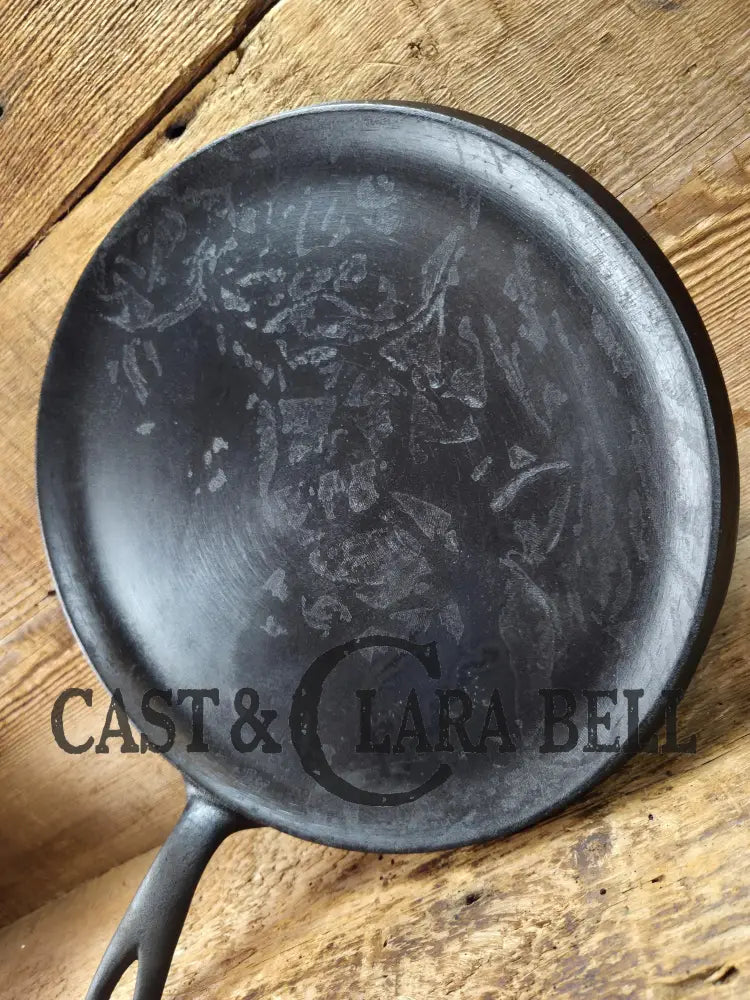 Priced To Sell! Vintage Grilled cheese! 1930’s WagnerWare #9 Round Cast Iron Griddle 1109 Griddle
