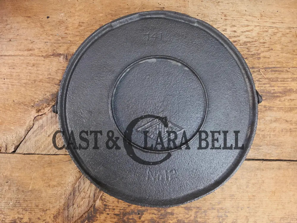 Rare find! 1890’s Griswold’s Erie #12 Bailed Round Cast Iron Diamond Logo Griddle. Very hard to find! Griddle