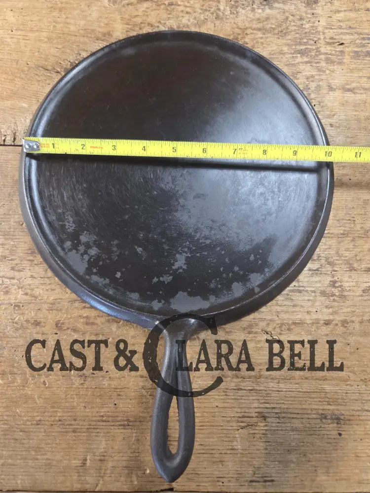 Rare find! 1890’s Griswold’s Erie #9 Cast Iron Diamond Logo Griddle. This was a very limited style. Gorgeous! Griddle