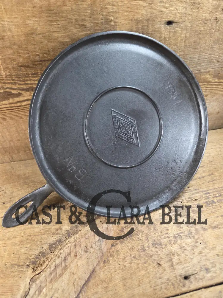 Rare find! 1890’s Griswold’s Erie #9 Cast Iron Diamond Logo Griddle. This was a very limited style. Gorgeous! Griddle