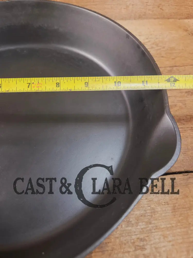 Really cool 1910’s Griswold #10 Skillet large slant logo 716 ERIE series. One of the earlies Griswold Series Skillets