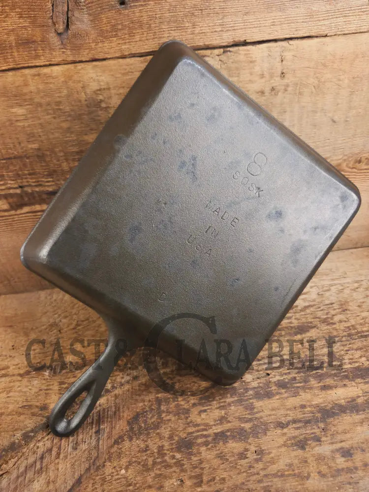 Sleek and elegant mid 1900’s Lodge square cast iron skillet. SQSK and #8 markings. Versatile pan for your arsenal!