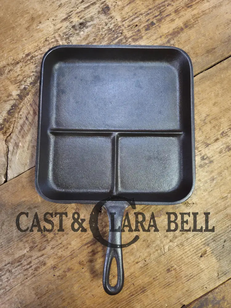 So cool! 1930-40โs Era Lodge Bacon and Egg Breakfast Skillet. Great gift idea for the everyday cook in your life!