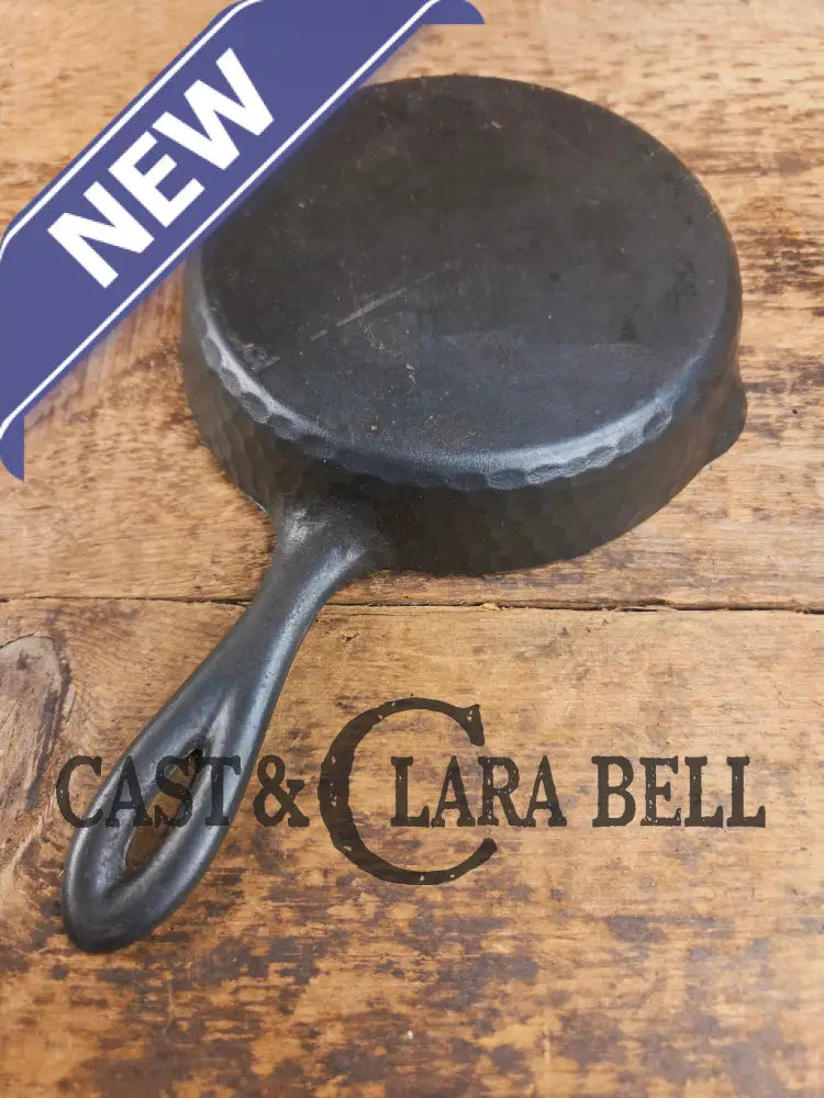 So cool! The hammered Unknown Foundry pointy handle #3 cast iron skillet. Maker Unknown great for sides! Skillet