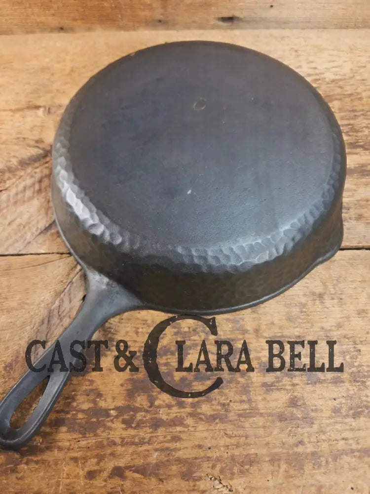 So cool! Classic 1930βs Wagner #8 Cast Iron Skillet with Hammered Finish Skillet