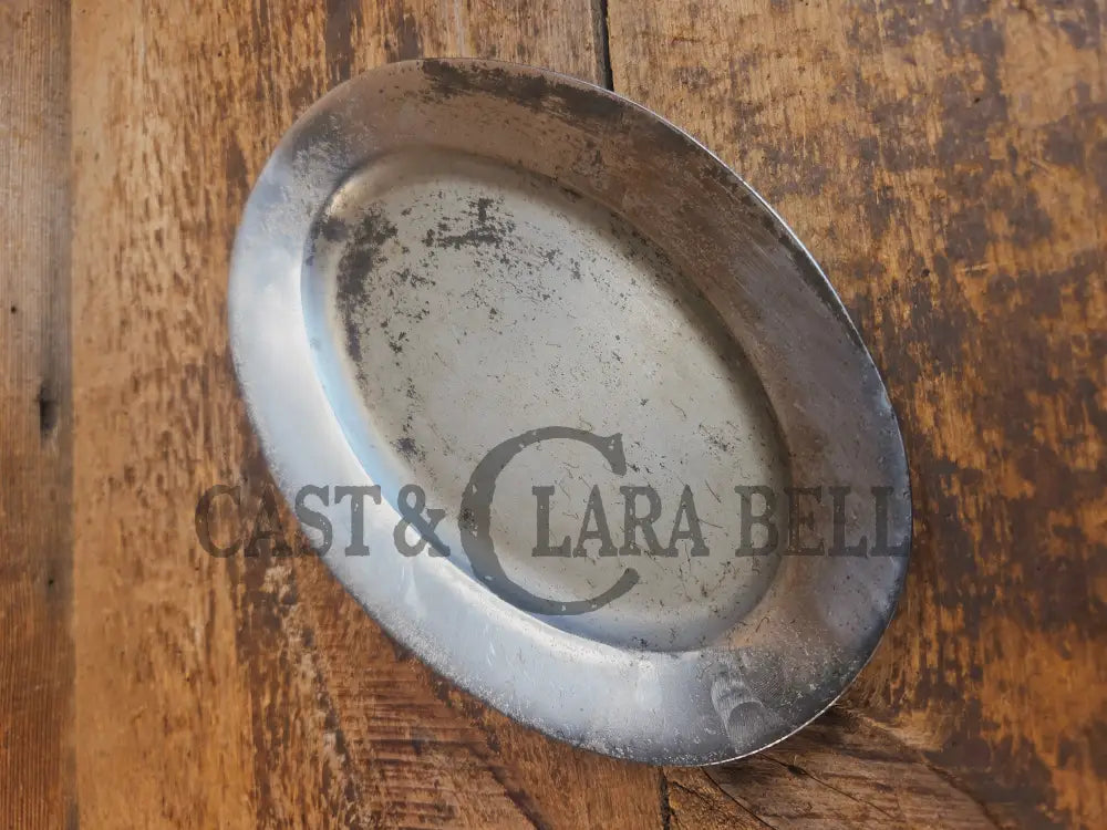 So cool & not common! Griswold #848 βSteak Platterβ. Very cool for the dinner table. - Skillet