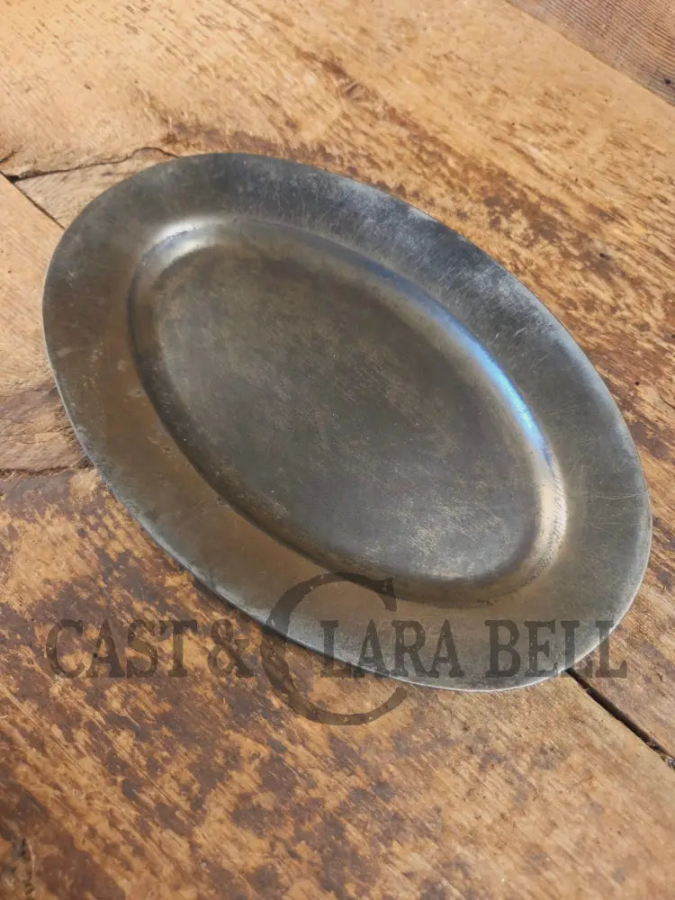 So cool & not common! Griswold #848 βSteak Platterβ. Very cool for the dinner table - Skillet