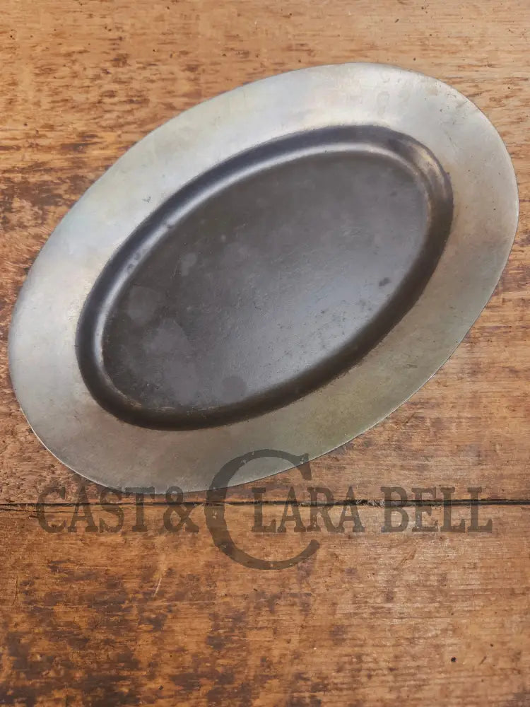 So cool & not common! Griswold #848 ’Steak Platter’. Very cool for the dinner table - Skillet