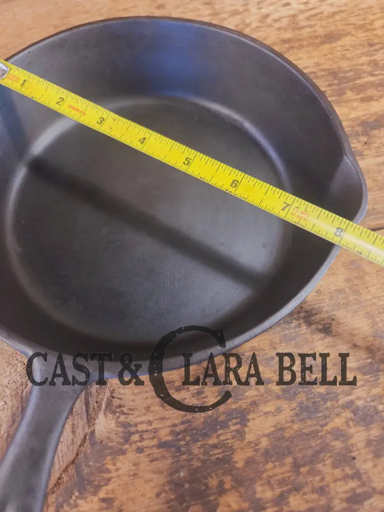 So cool! The Chicago Hardware Foundry pointy handle #5 cast iron skillet. 8-5C - Skillet