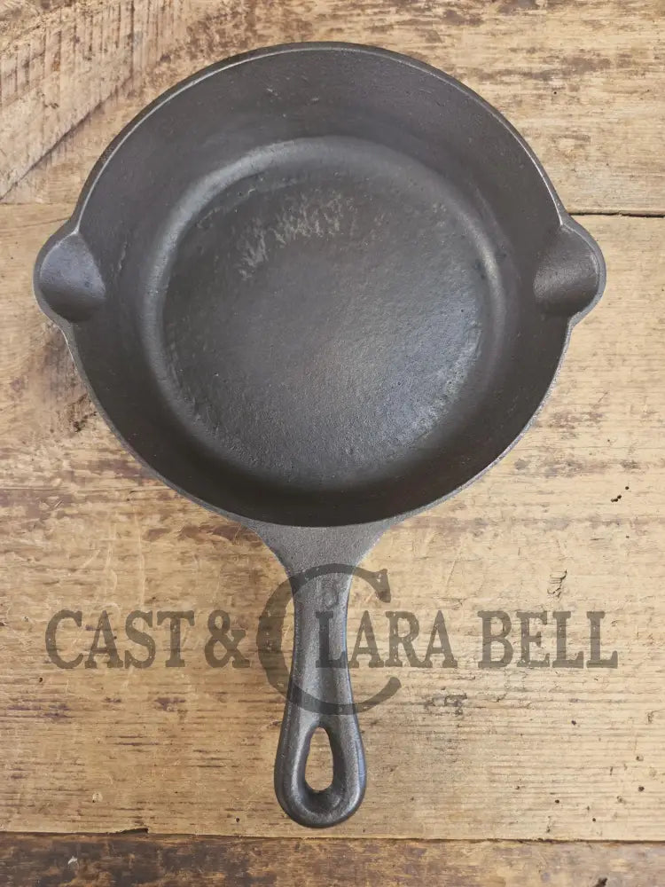 So cool! The βhammered uglyβ #5 cast iron skillet. Maker Unknown great for sides! SC24 Skillet
