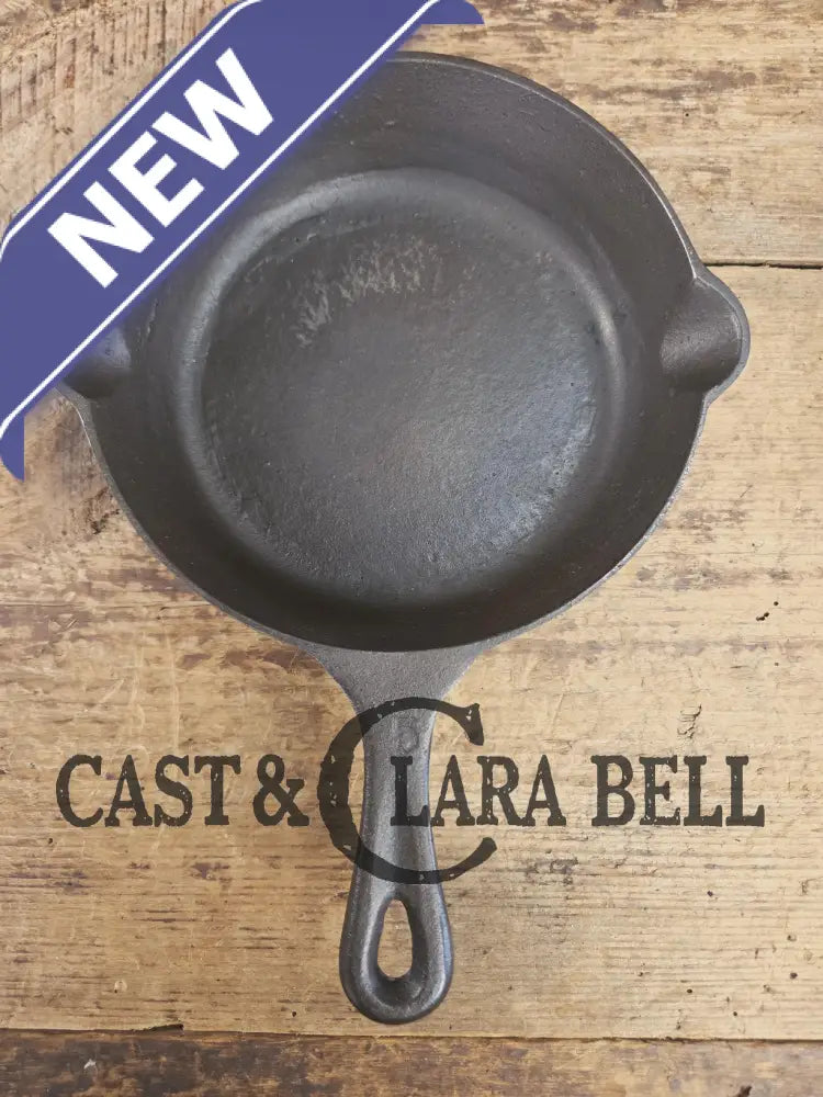 So cool! The ’hammered ugly’ #5 cast iron skillet. Maker Unknown great for sides! SC24 Skillet
