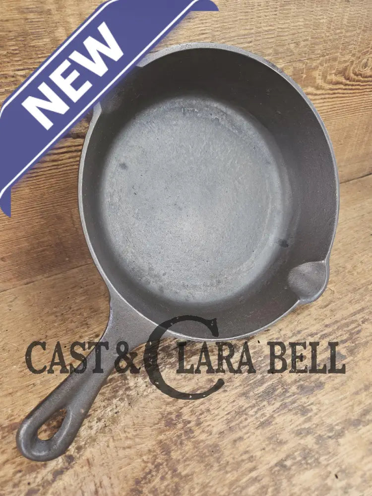 So cool! The ’hammered ugly’ #5 cast iron skillet. Maker Unknown great for sides! SC24 Skillet