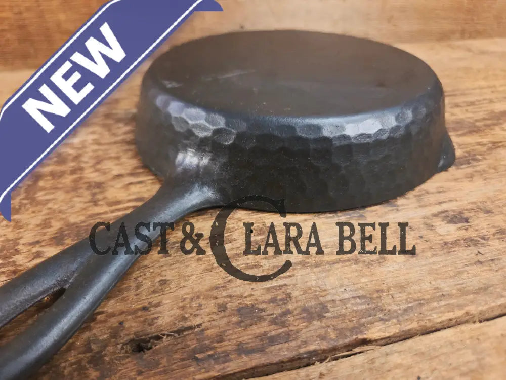 So cool! The hammered Unknown Foundry pointy handle #3 cast iron skillet. Maker Unknown great for sides! Skillet