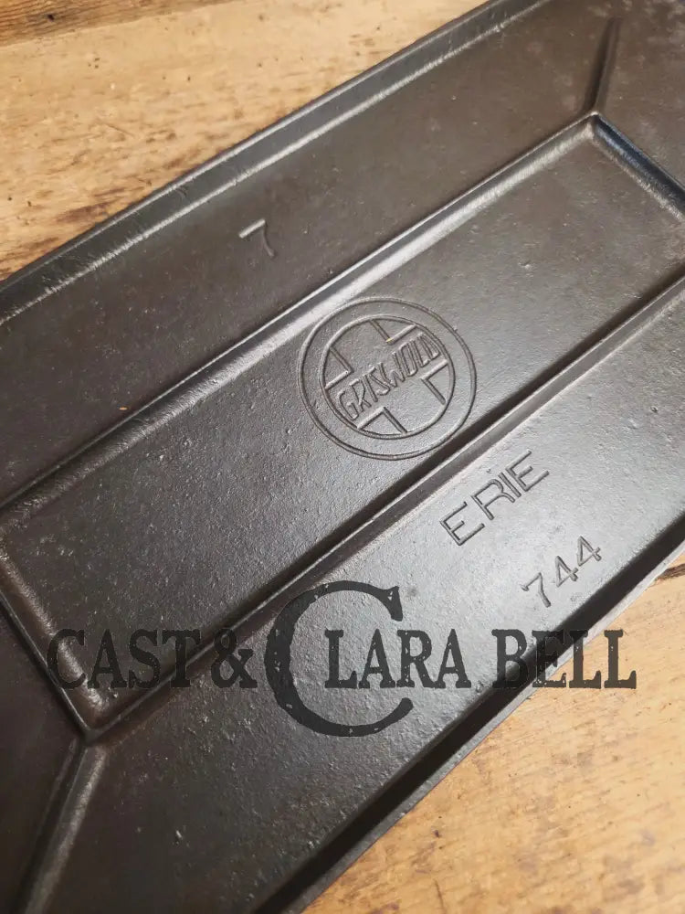 So elegant & awesome! 1920βs Griswold #7 Cast Iron Long Griddle Slant Block Logo ERIE 744. Perfect size for the