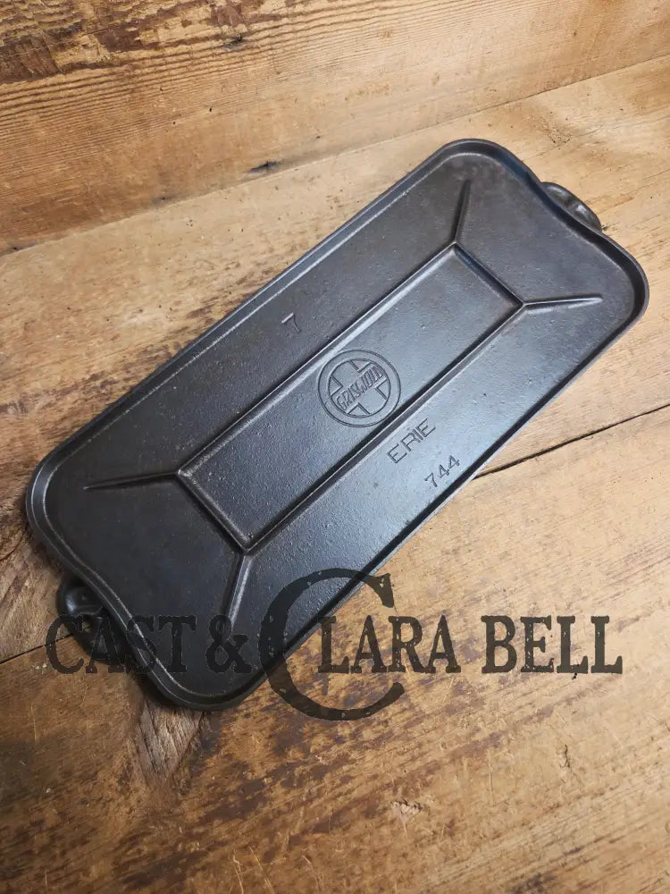 So elegant & awesome! 1920βs Griswold #7 Cast Iron Long Griddle Slant Block Logo ERIE 744. Perfect size for the