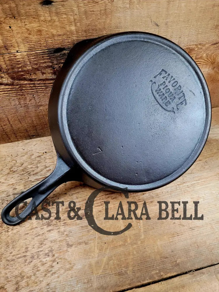 So Unique! 1930’S Favorite Piqua Ware #7 Cast Iron Skillet Smiley Logo.