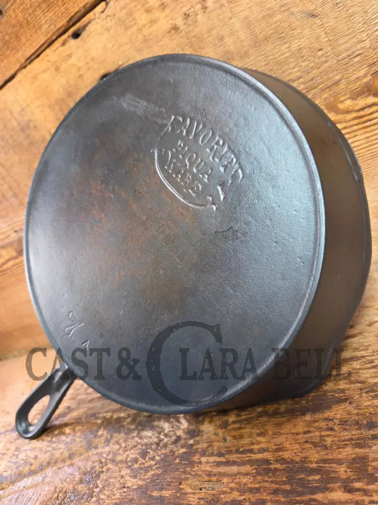 So unique! 1930βs Favorite Piqua Ware #7 Cast Iron Skillet Smiley Logo and Ghostmark CHF logo Skillet