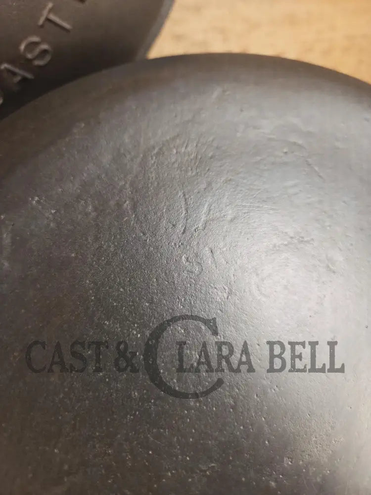 So unique! 1930βs Large fully marked Wagner Ware No. 9 Dutch Oven with saw tooth style Lid 1269 and Ghostmarked Logo!?