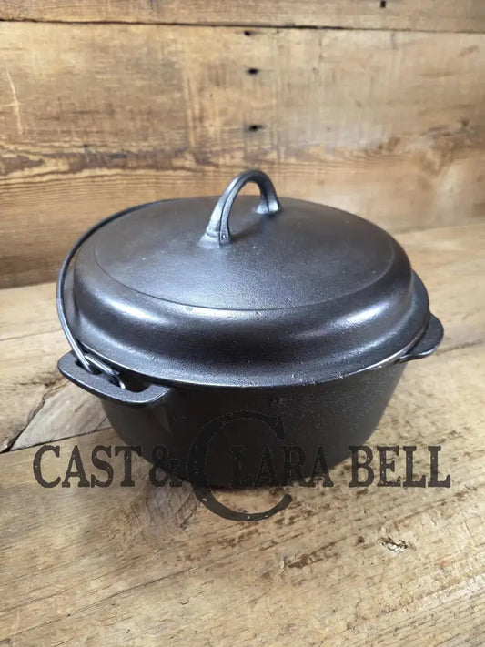 So unique! 1950βs Griswold/Wagner double logo Dutch Oven with Lid 5 Quart Pot. Dutch Ovens Trivets & Kettles