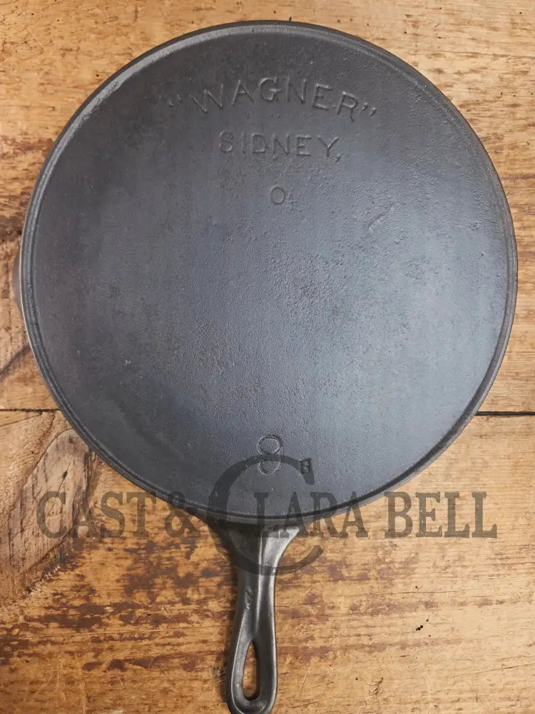 So unique and harder to find! Wagner made 1910βs Arc straight logo Sidney O. #9 Skillet with Heat Ring Skillet